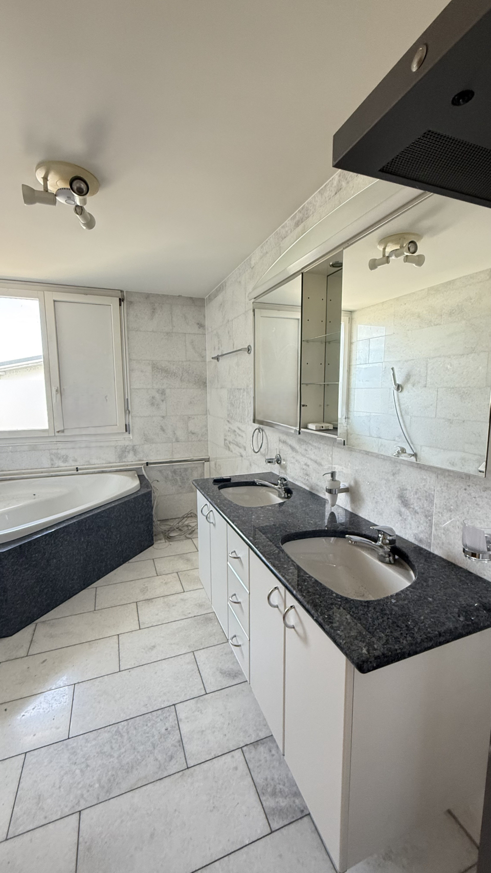 5.5 Zimmer-Wohnung mit Wintergarten, 9491 Ruggell