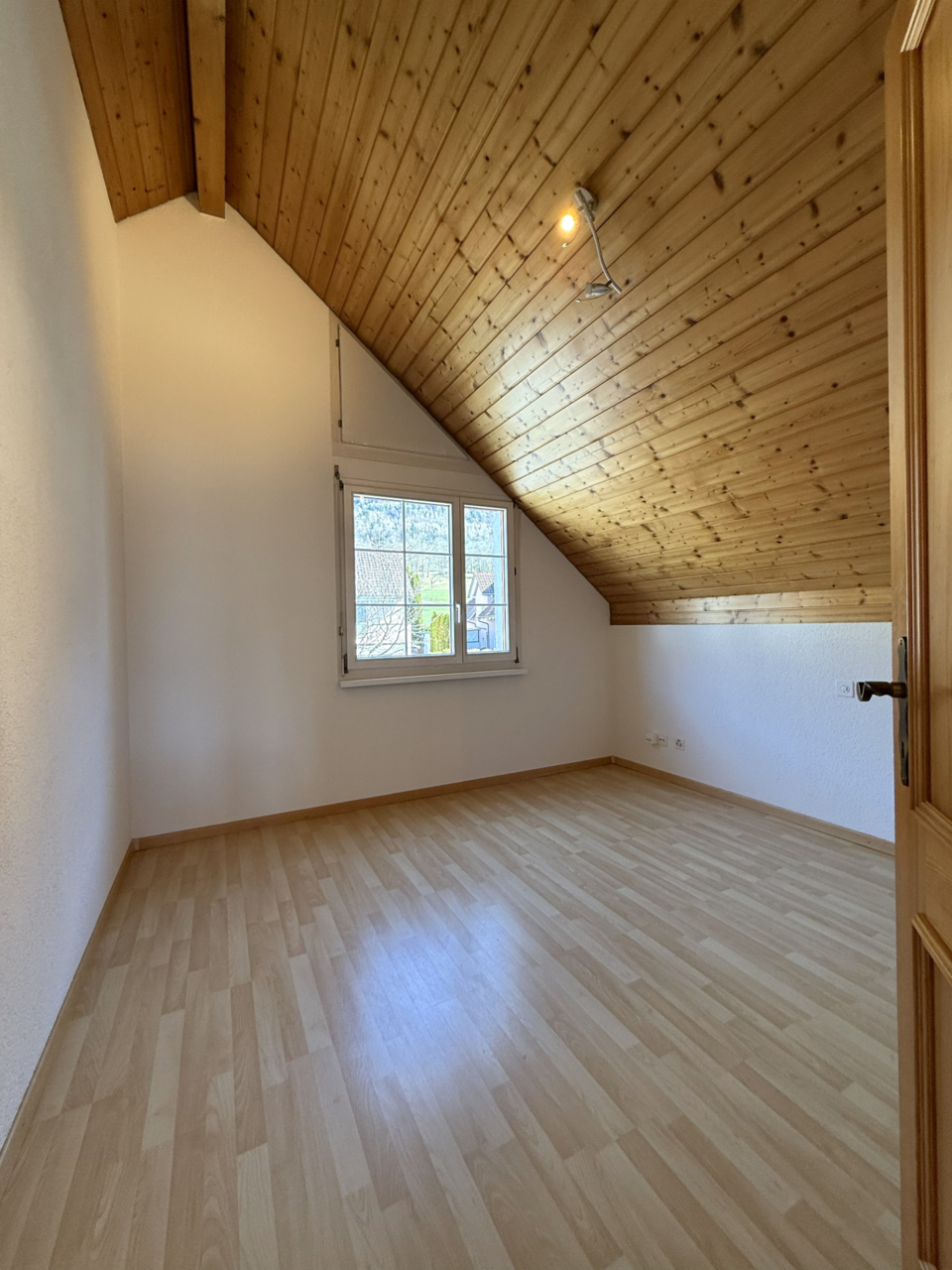 3.5 Zimmer-Dachgeschosswohnung, 9495 Triesen